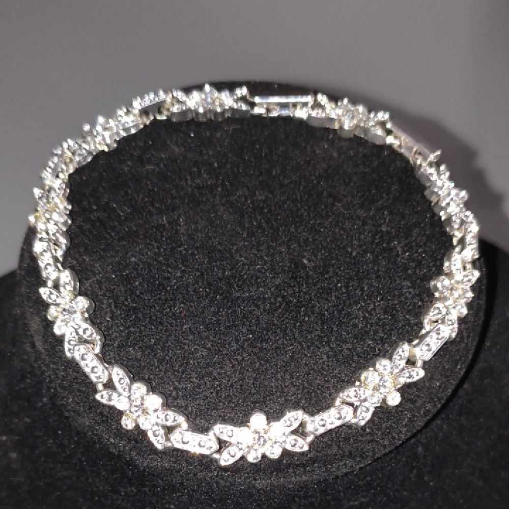 Avon Silver Floral Bracelet
